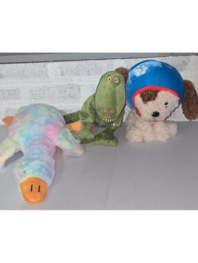 Random New Stuffed Animals, Tie-Dye Duck, T-Rex Dinosaur, Puppy Huddle Buds